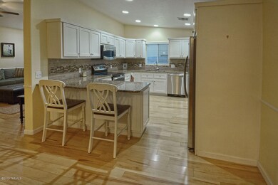 Kitchen breakfast bar