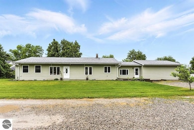 534 S Main St, Au Gres, MI 48703 - photo 3