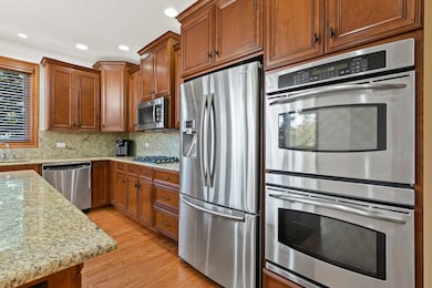 1011 Mackenzie Place, Wheaton, IL 60187 - photo 5