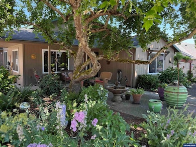 210 S 2nd St, Carlton, OR 97111 - photo 2