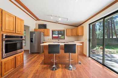 19383 Seminole Cir, Bend, OR 97702 - photo 6