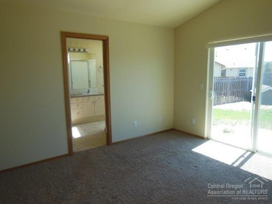 3458 SW Indian Place, Redmond, OR 97756 - photo 5