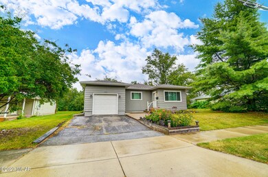 1412 W Elm (3)