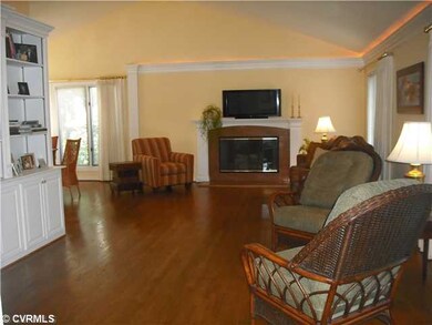 Den/Family/Great Room - Family Room with Hardwood 