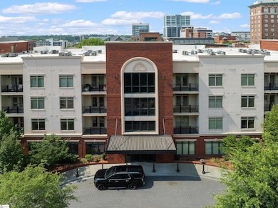 98 E Mcbee Ave unit 413, Greenville, SC 29601 - photo 4