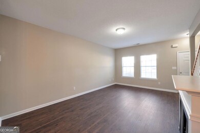 3604 Ginnis Rd SW unit 2, Atlanta, GA 30331 - photo 2