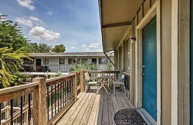 2513 Driscoll St unit 3, Houston, TX 77019 - photo 2