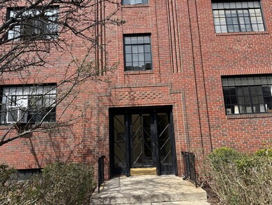 116 Sewall Ave unit 2, Brookline, MA 02446 - photo 2