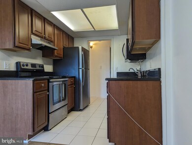 2220 Castle Rock Square unit 12C, Reston, VA 20191 - photo 7