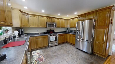 100 Elm Cove, Dingmans Ferry, PA 18328 - photo 6