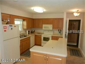 204 E KITCHEN 1