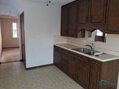 2719 114th St, Toledo, OH 43611 - photo 4