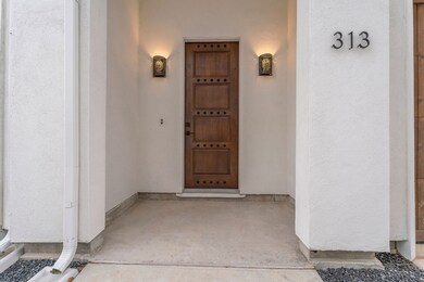 313 E 4th 1/2 St, Houston, TX 77007 - photo 7