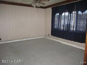 35 Clay St, Tamaqua, PA 18252 - photo 4