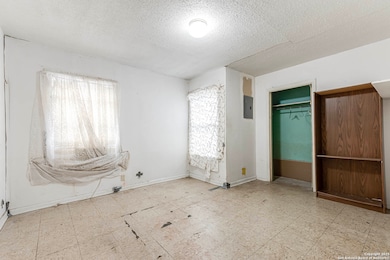 119 Livingston, San Antonio, TX 78214 - photo 6