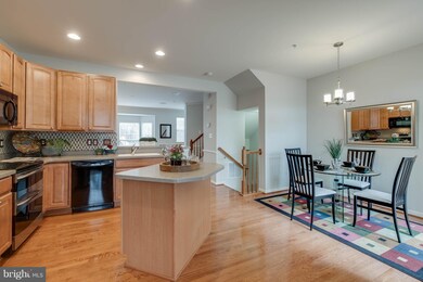 9418 Birdhouse Cir, Columbia, MD 21046 - photo 4