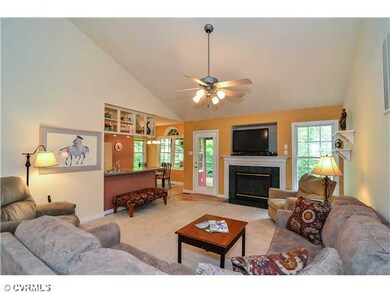 Den/Family/Great Room - Soaring Vaulted Ceilings m