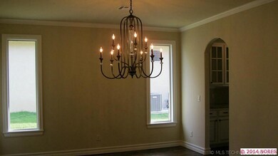 Formal Dining w/ hardwoods