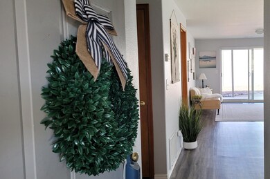 942 Glengrove Ave, Central Point, OR 97502 - photo 2