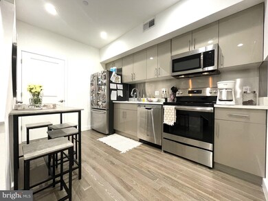 1231 Vine St unit 7, Philadelphia, PA 19107 - photo 4