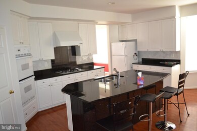 2053 Madrillon Rd, Vienna, VA 22182 - photo 7