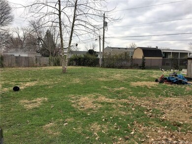 910 Poplar Dr, Jeffersonville, IN 47130 - photo 3