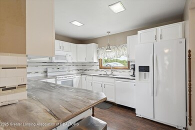 11-5023-Nichols-Rd-Mason-MI-48854-Window