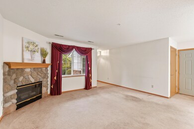170 W Aspen Ct unit 6, Oak Creek, WI 53154 - photo 6