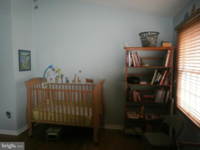 18830 Sky Blue Cir, Germantown, MD 20874 - photo 7