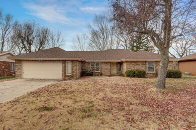 3737 N Stewart Ave-26
