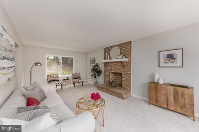 19040 Mcfarlin Dr, Germantown, MD 20874 - photo 3