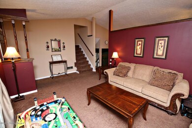 8410 Cloverport Dr, Louisville, KY 40228 - photo 4