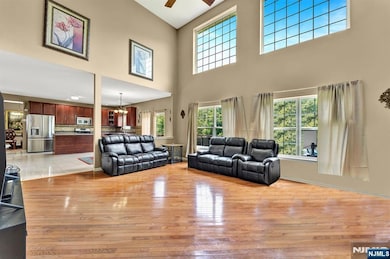 692 Skyline Dr, Lake Hopatcong, NJ 07849 - photo 3