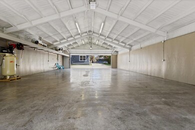 202 Sunset Dr, Cleburne, TX 76033 - photo 4