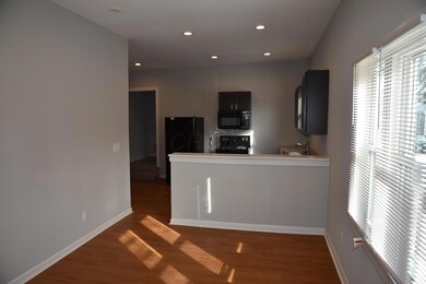 352 E Hinman Ave, Columbus, OH 43207 - photo 3