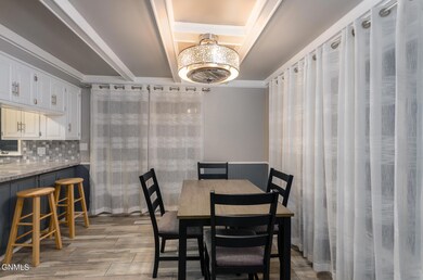 19 Dining