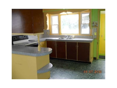 10 Sybaris St, Providence, RI 02909 - photo 2