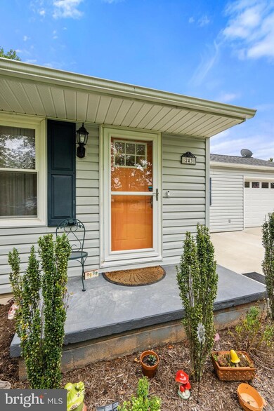 243 Norfolk Dr, Warrenton, VA 20186 - photo 2