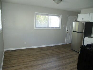 22437 Strassburg Ave, Sauk Village, IL 60411 - photo 5