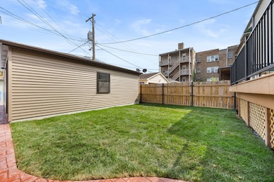 4437 N Whipple St, Chicago, IL 60625 - photo 3