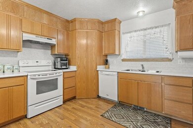 005. Kitchen View 4