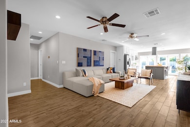 2-web-or-mls-4216-n-20th-st
