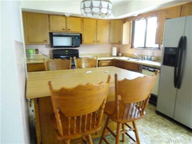 Kitchen Dining Kitchen island seats four