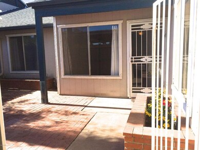 Spacious Courtyard w/Pavers & Planters
