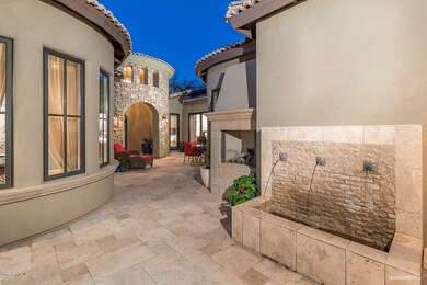 Courtyard Features