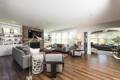 Livingroom-Sun_Room