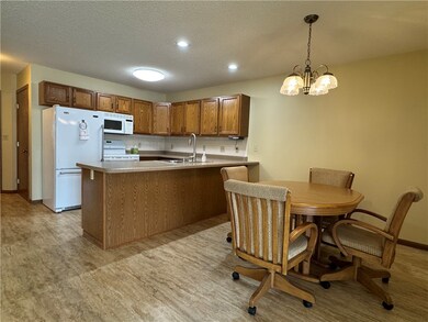 1140 W Hamilton Ave, Eau Claire, WI 54701 - photo 2