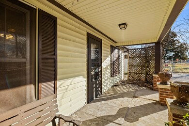 110 W Adams Ave, Lebanon, TN 37087 - photo 3