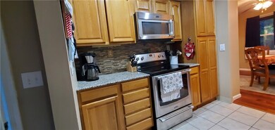 77 Eddy St, Cranston, RI 02920 - photo 4