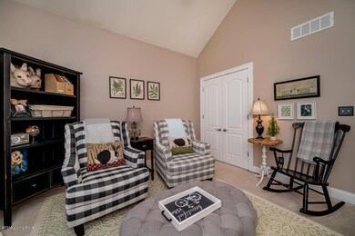 11121 Blade Crest Way, Louisville, KY 40291 - photo 4